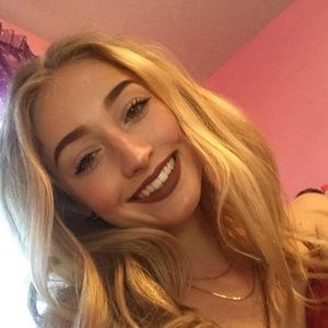 Meet your Posher, Carly